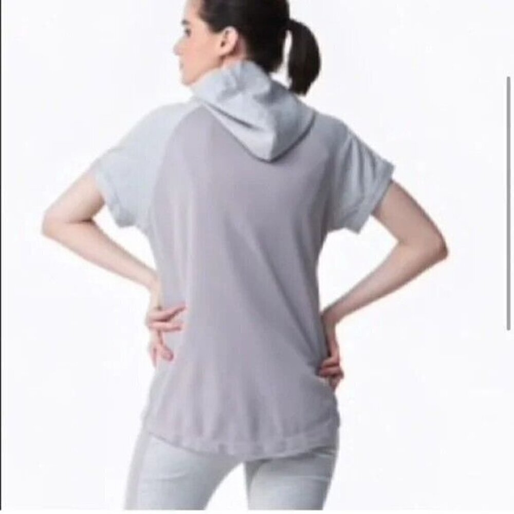 Lime & Vine Short Sleeve Grey Hoodie Multi Zip Front Sweater Women's Medium - Picture 2 of 16